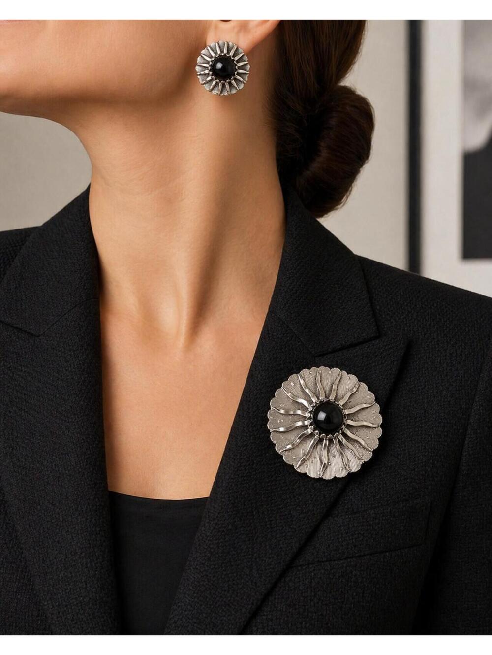Vintage Sarah Coventry Sunburst Brooch Earring Set